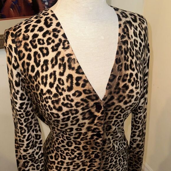 Chico’s Leopard Print Soft Cardigan Size 1= Medium - Picture 5 of 10